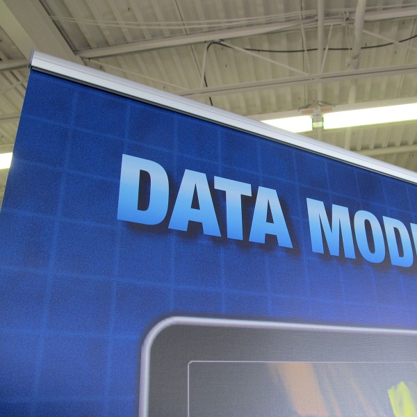 Orient 800 Retractable Banner Stand 31.5" Wide Orient 800 Retractable Banner Stand 31.5" Wide